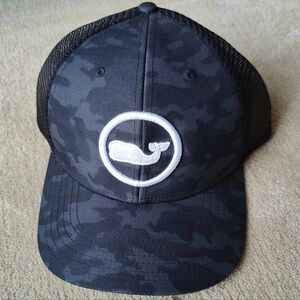 Vineyard vines black camo trucker hat